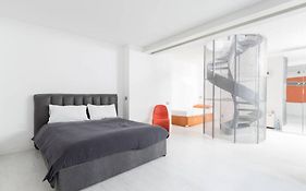 Unique 4 Storey House on Naviglio 4Bd, 4Bt